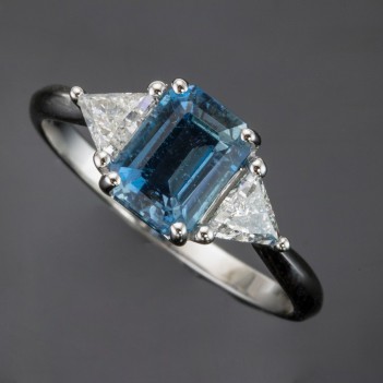 Anillo oro blanco Aguamarina de Nigeria y diamantes